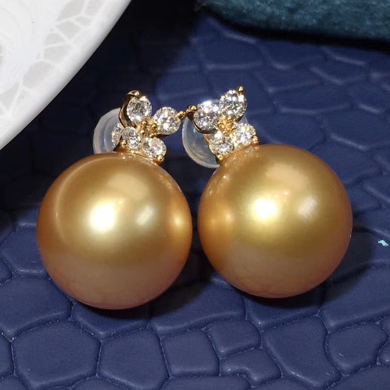 Golden south sea cultured pearl