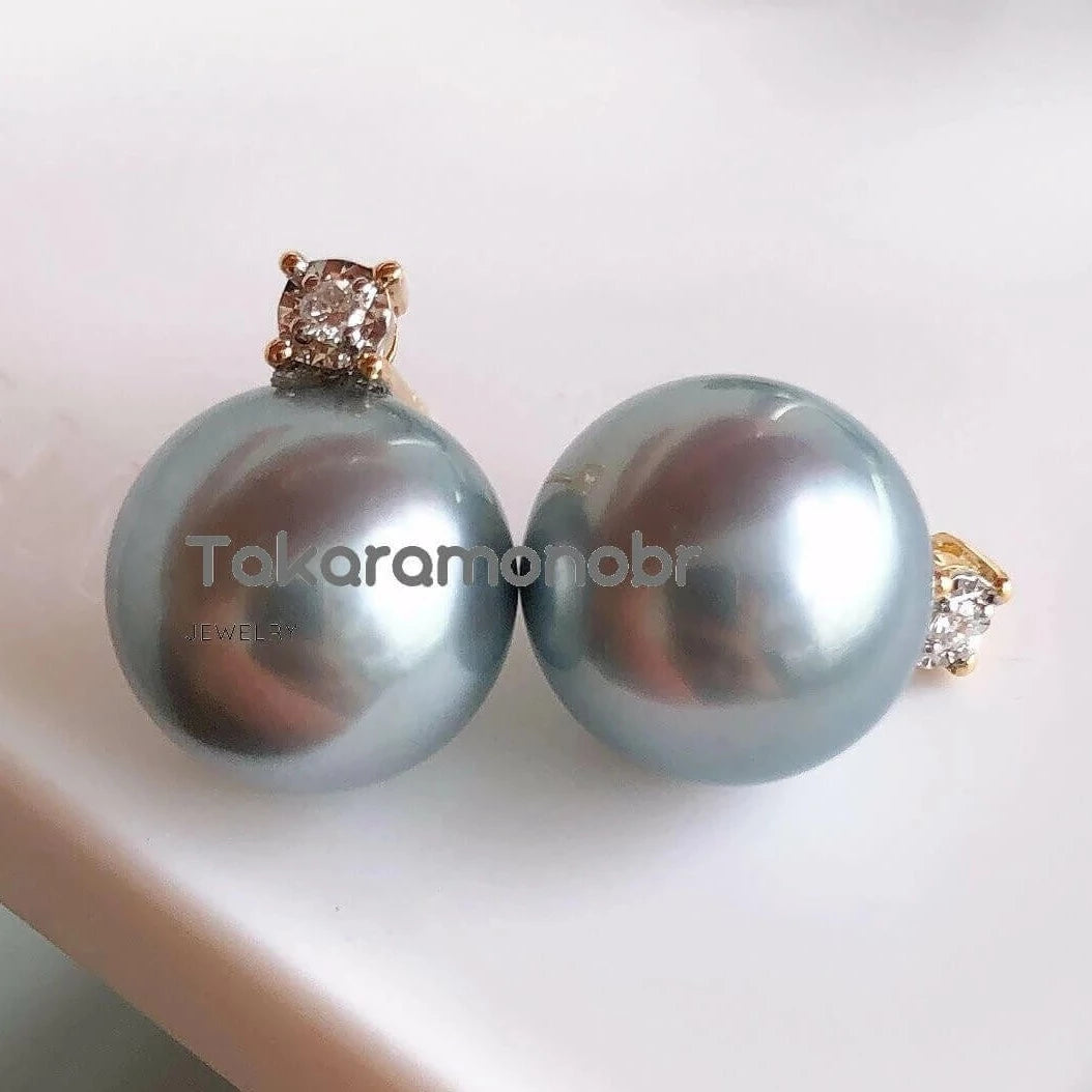 pearl stud earrings with 18k gold and diamond