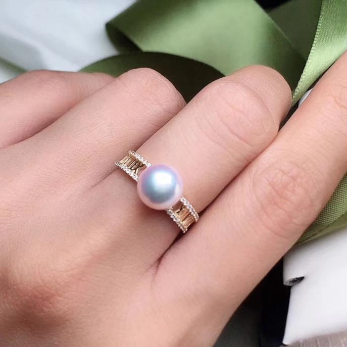 Japanese akoya pearl and emerald jewelry