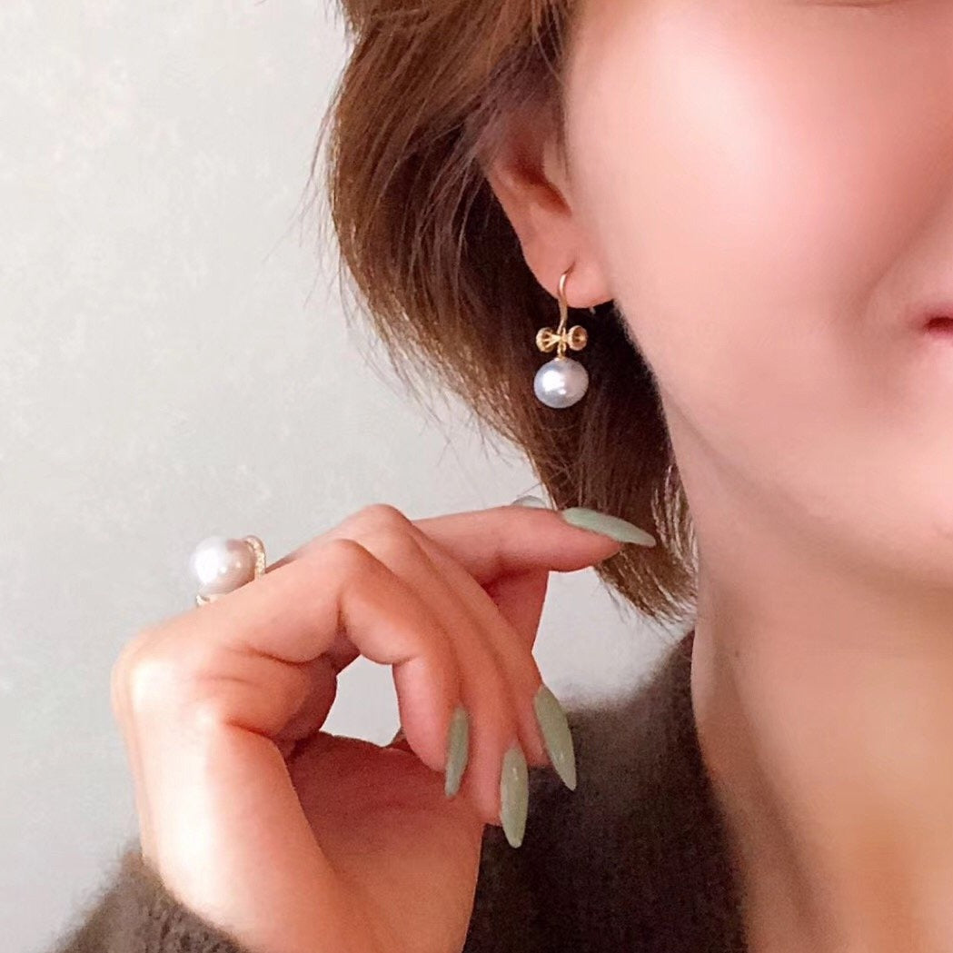 Bowknot Collection 9.0-10.0 mm White South Sea Pearl & Diamond Dangle Earrings for Woman - takaramonobr
