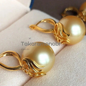 18k gold cultured pearl hoop earrings