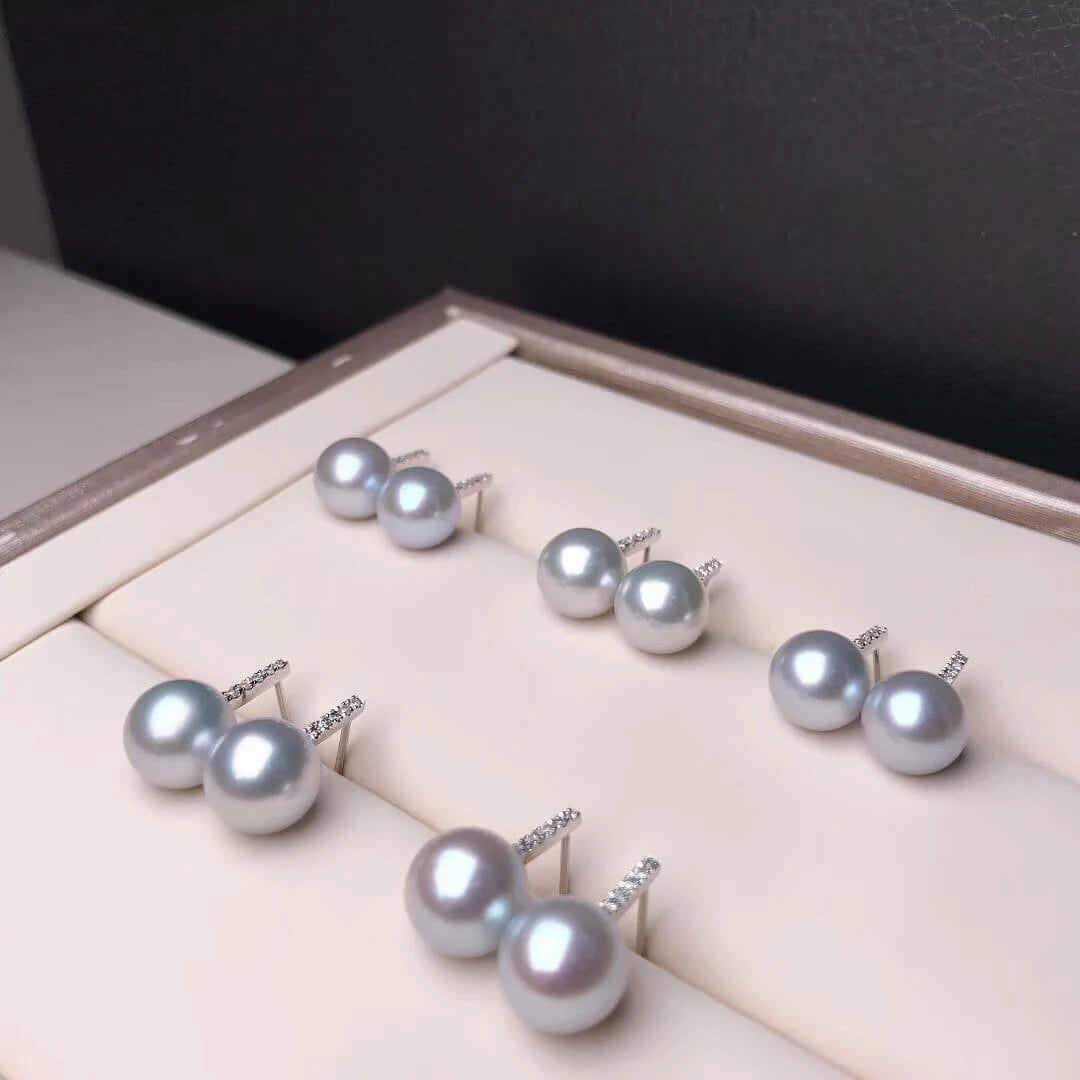 18 carat pearl earrings