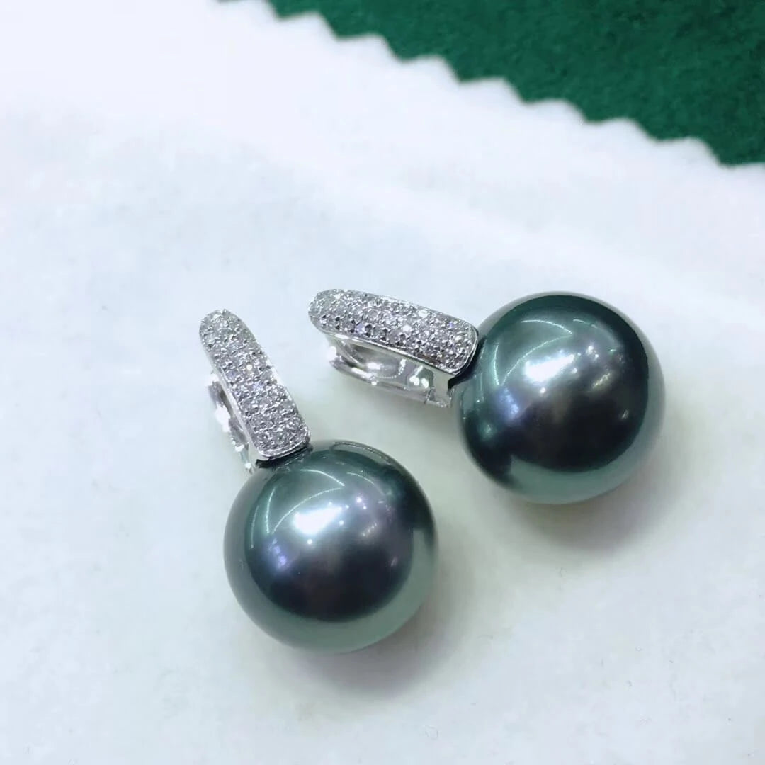 pearl stud earrings with black green color