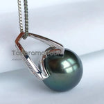 Load image into Gallery viewer, chunky pearl pendant
