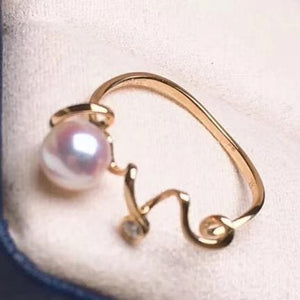 Love Collection White Akoya Pearl & Diamond Solitaire Ring for Women - takaramonobr