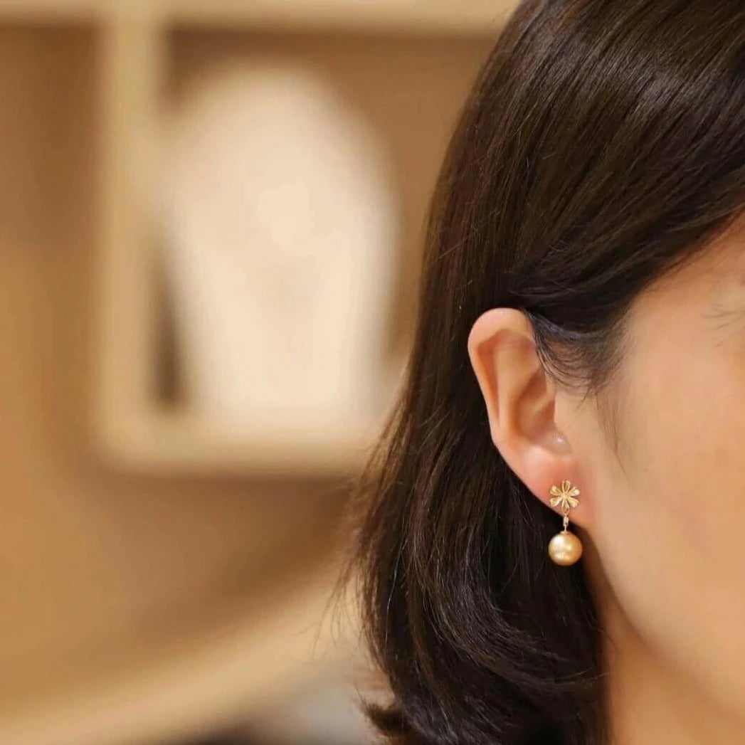 18k gold diaomind earrings