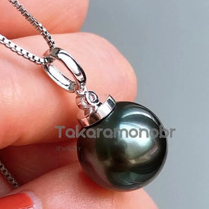 narural pearl pendant with diaomond