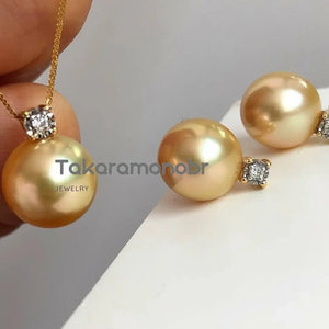golden pearl pendant
