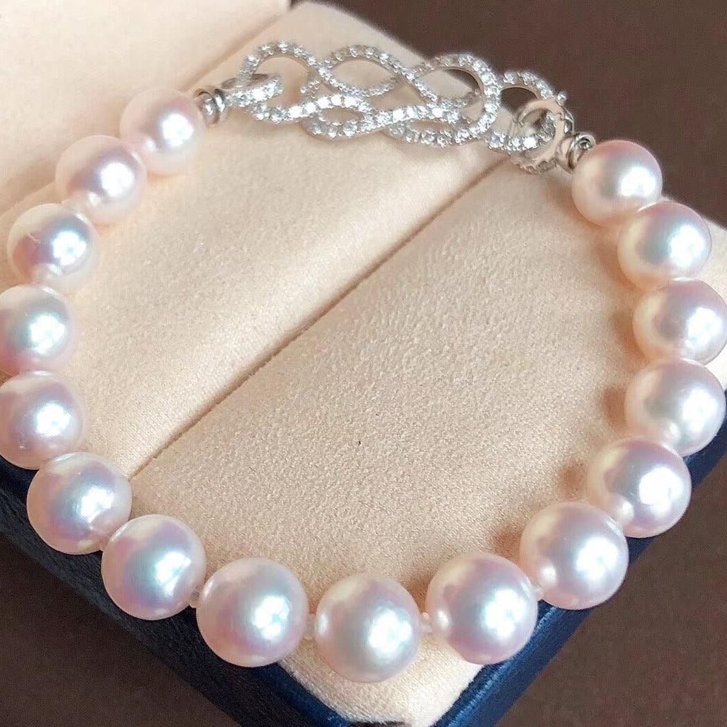 7.5-8.0 mm White Akoya Pearl Bracelet & Diamond in 18K Gold Clasp - takaramonobr