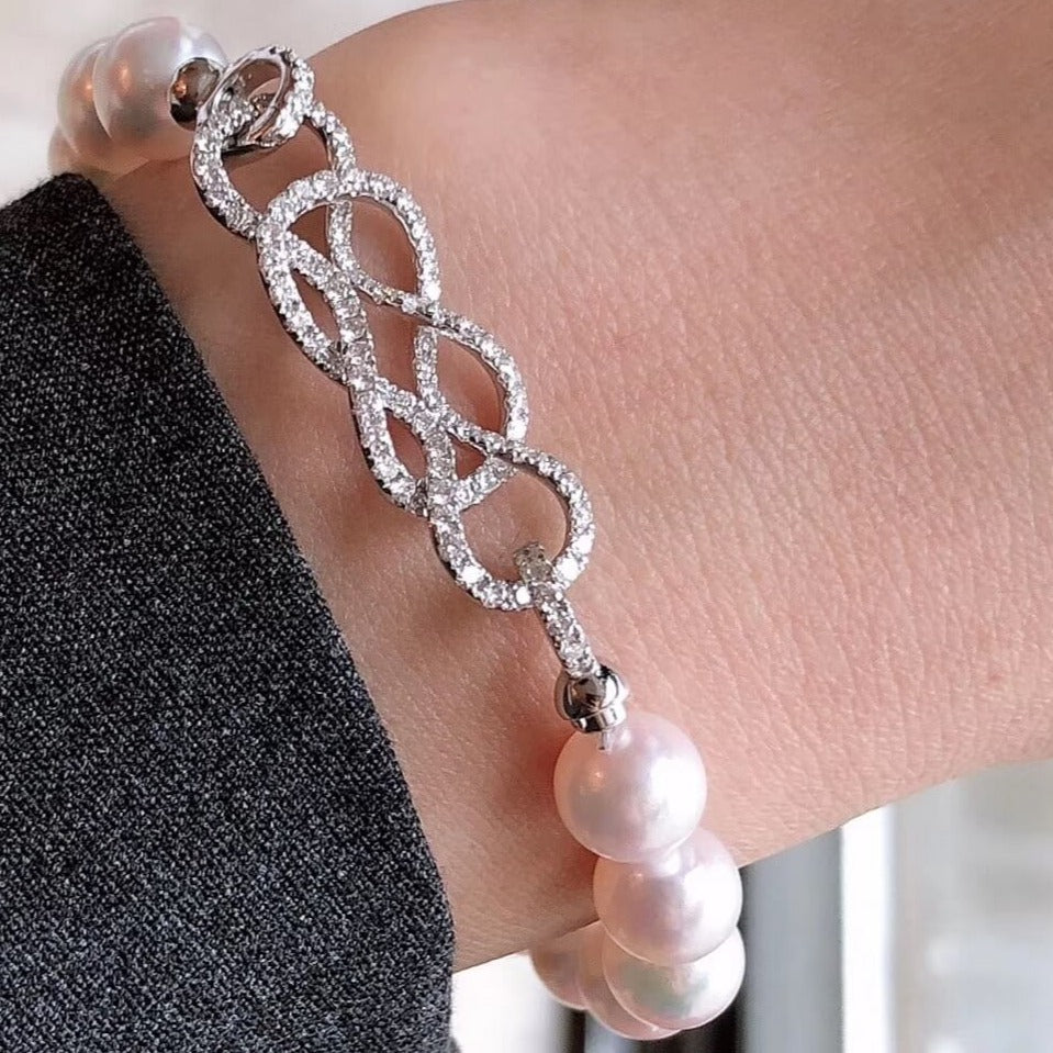 7.5-8.0 mm White Akoya Pearl Bracelet & Diamond in 18K Gold Clasp - takaramonobr