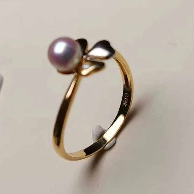 akoya pearl ring in 18k gold