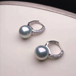 Load image into Gallery viewer, 18k gold cultured pearl hoop earrings
