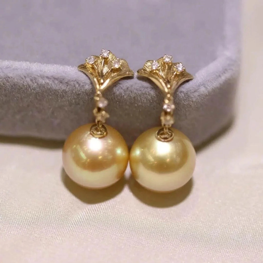 earring with pearl and diamond