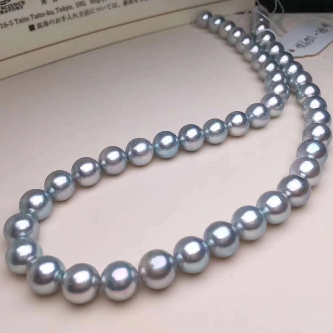 long pearl necklace with pendant