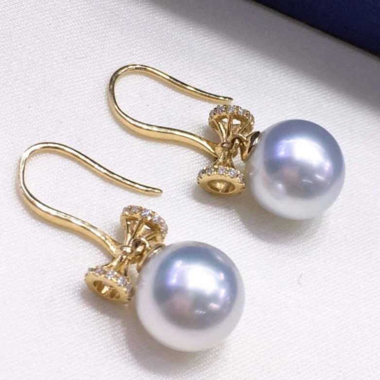 Bowknot Collection 9.0-10.0 mm White South Sea Pearl & Diamond Dangle Earrings for Woman - takaramonobr
