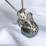 Load image into Gallery viewer, clean surface tahitian pearl pendant with 18ct white gold
