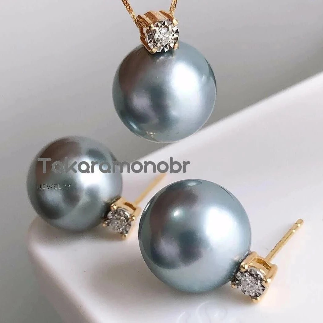 blue pearl pendant with diamond