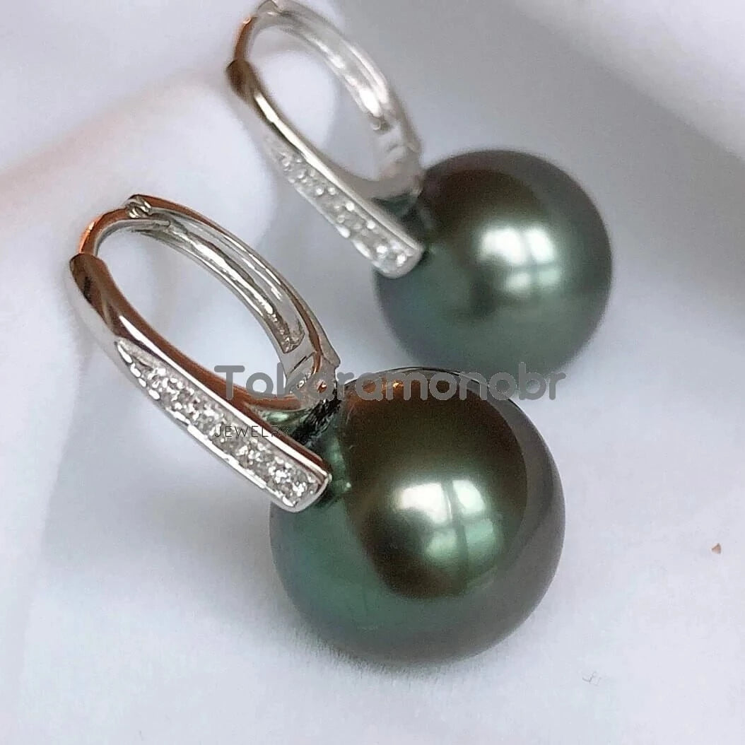 black green white gold 18ct earrings