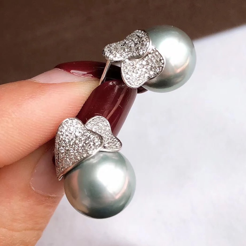 Tahitian cultured pearl earrings