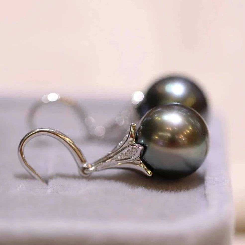 tahitian pearl earring with diamonds