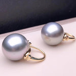 Load image into Gallery viewer, 18k gold pearl stud earrings
