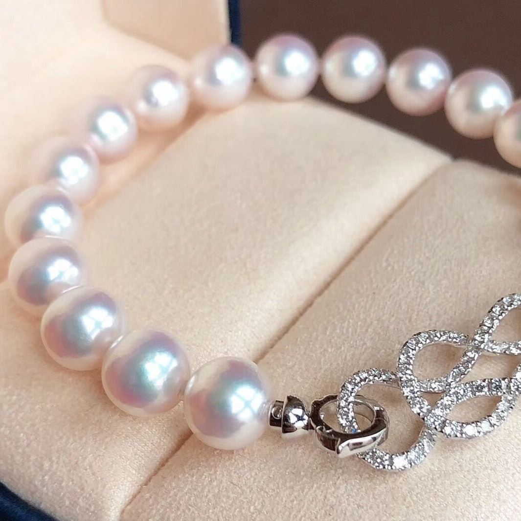 7.5-8.0 mm White Akoya Pearl Bracelet & Diamond in 18K Gold Clasp - takaramonobr